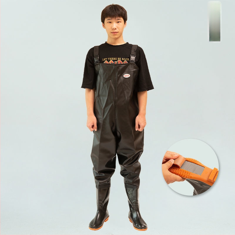 Vandeniui atsparus žvejybos kombinezonas su įmontuotomis batelėmis