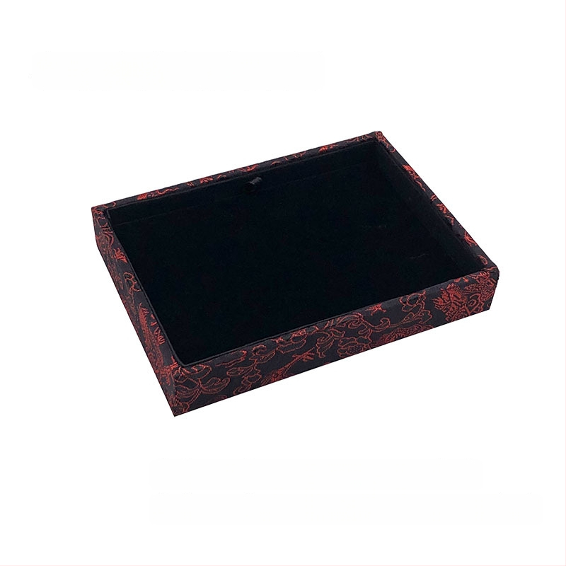 Vienas daļas juvelierizstrādājumu demonstrēšanas plāksne ar 125 nodalījumiem; materiāls: presēta koka plāksne; antīkā stilā; savienojuma konstrukcija