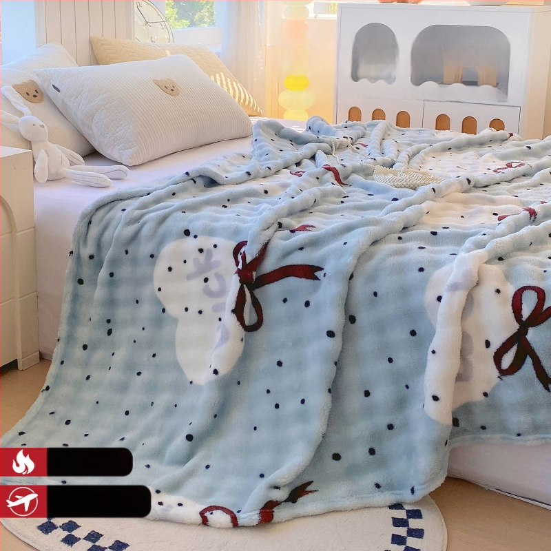 Pliša dvieļu segu ar ģeometriskiem, karikatūru un augu motīviem – visu sezonu izmantošanai, pielāgojama, no sintētiskām šķiedrām, piemērota gultai vai dīvānam