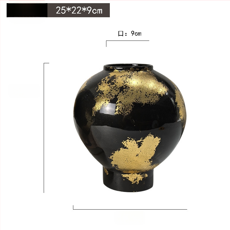 Keramikas vāze – rokdarbs ar zelta folijas akcentu, viegls luksusa stils, zīmols Jade Slip