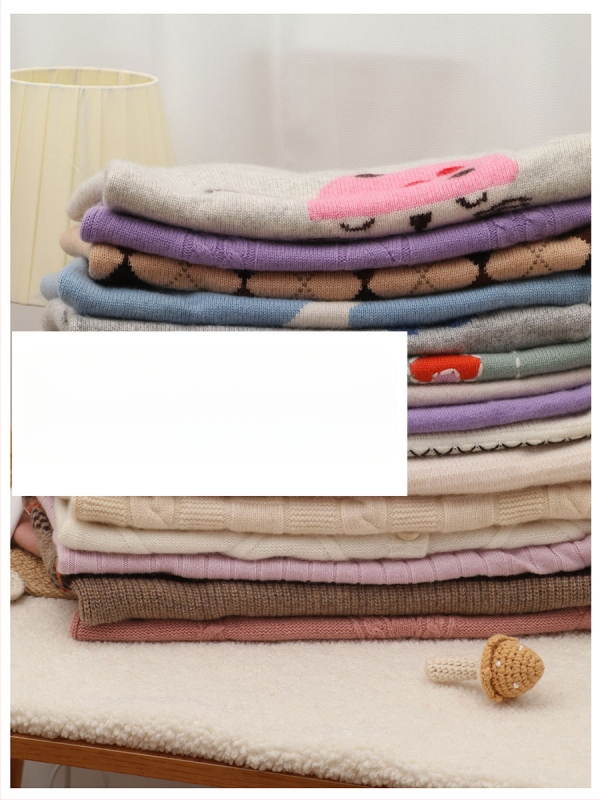 Vaikų kašmyro megztinis, storas megztimo audinys, apvalus kaklas, ilgos rankovės, dryžių/karikatūrų/abstraktus raštų, švelnus fliso paviršius, enziminis skalbimas, Korėjietiškas stilius, amžiaus grupė 3–8 m, 100% kašmyras.