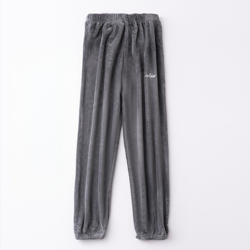 Pidzama hlače od koralnog pliša, podstavljene i debele zimi, opuštena silueta, dužina 120 cm, unisex