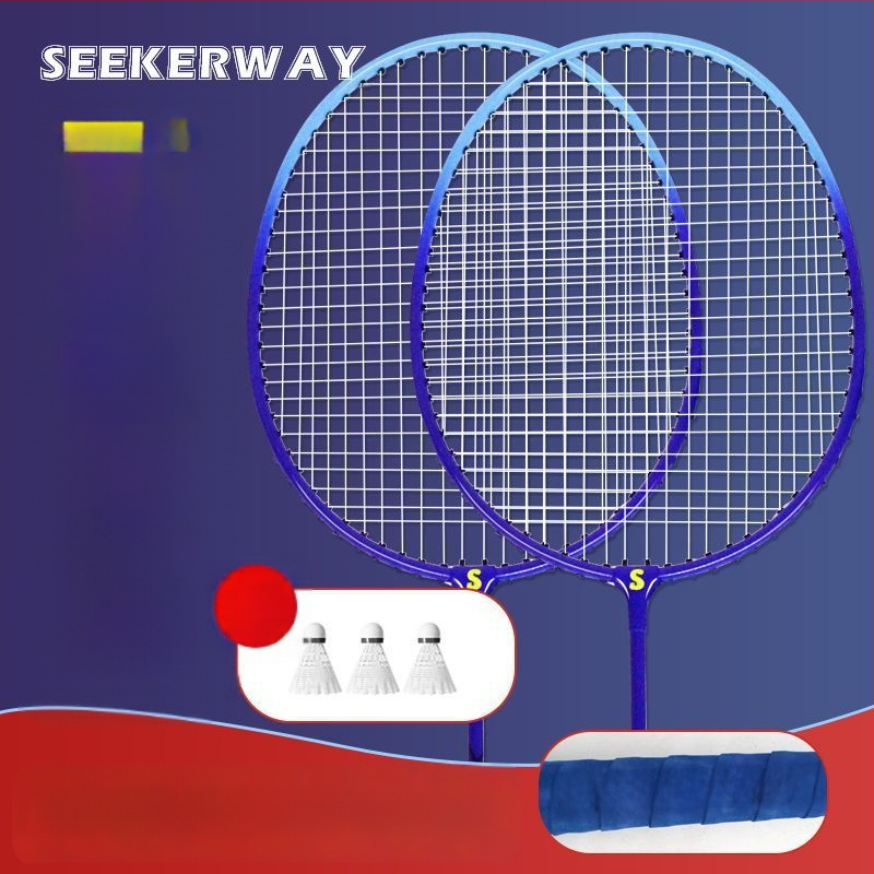 Badmintona rakete studentiem — oglekļa šķiedras rāmis, neilona auklas, vidēja stingrība stienim