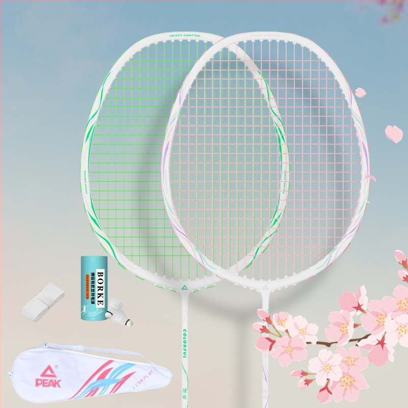 Badmintona rakete ar oglekļa šķiedras rāmi (svars 85-89 g; rokturis G5; tiešais sitiens; vidēja stingrība)