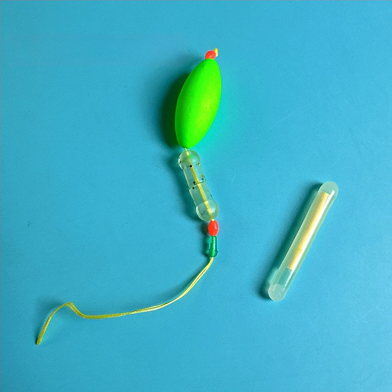 Makšķerēšanas līnijas piederums ar pastiprinošu stieni, luminescējošu pērlīti un galvenās līnijas savienotāju