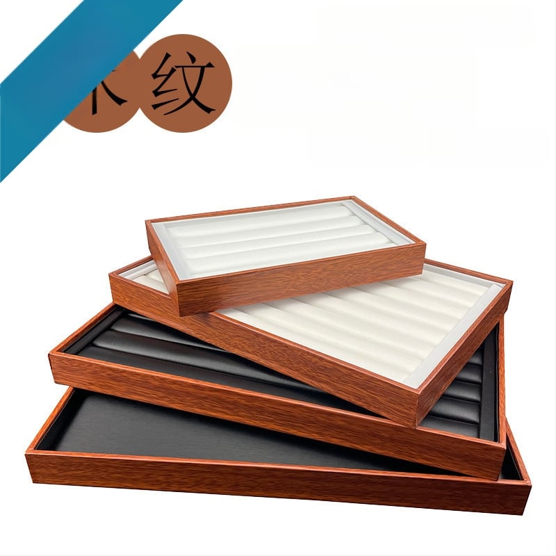 Rotaslietu izstādīšanas trauks ar apstiprinātu privāto zīmolu, 2023. gada pavasaris, mākslas stils