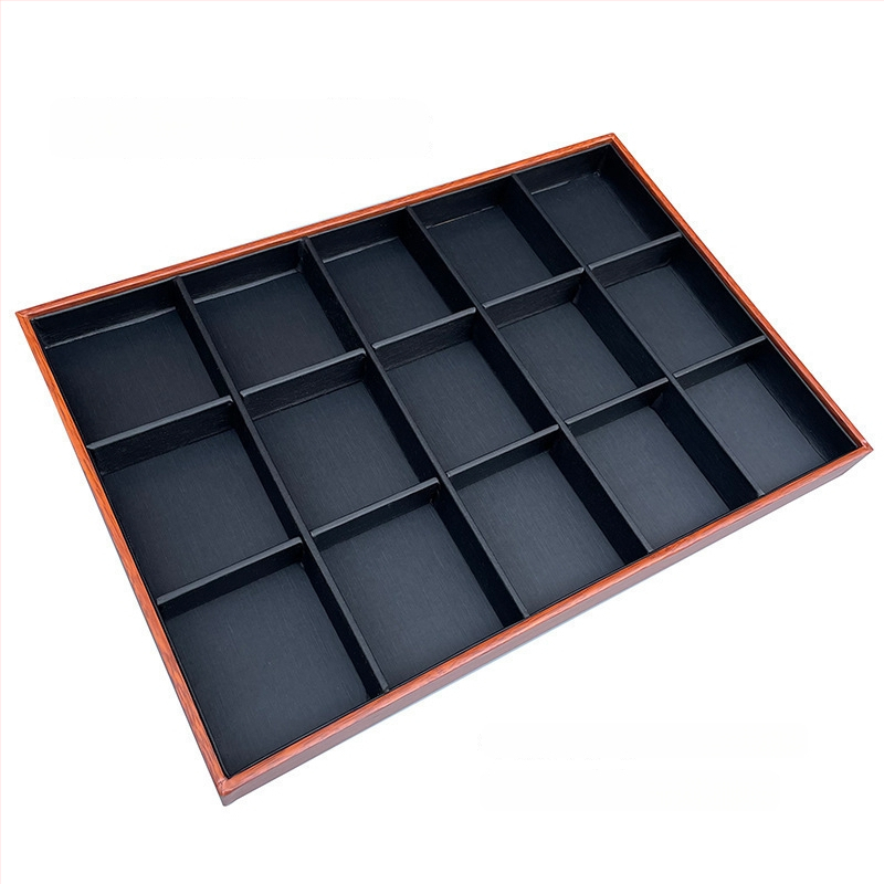 Rotaslietu izstādīšanas trauks ar apstiprinātu privāto zīmolu, 2023. gada pavasaris, mākslas stils