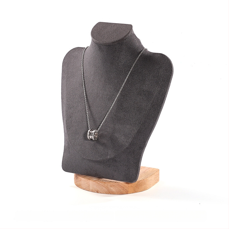 Kaklaru demonstrācijas statīvs – portreta dizains, ciets koks, korpuss ar flaneli, splicing tehnika, 2024. gada vasara