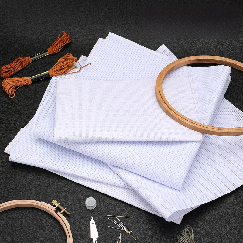 Krustdūriena audums 11ct lina, vienkāršs stils