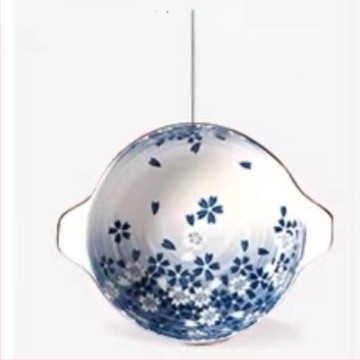 Porcelāna bļoda ar dubultiem rokturiem, apaļas formas, zem glazūras apdare, piemērota mikroviļņu krāsnij