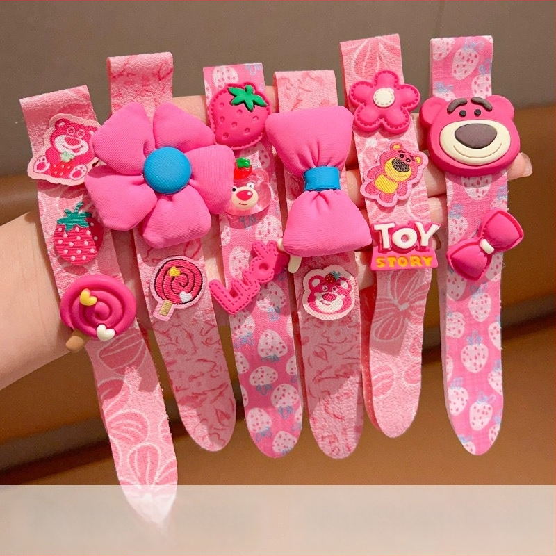 Bērnu matu lente ar karikatūru dizainu, roku darbs, ar auduma ziedu akcentiem un titāna kristāliem, pielāgošana