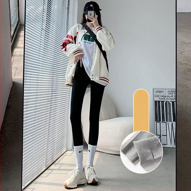 Naistele termilised fleece vooderga leggingud, paks materjal, polüester-spandeksi segu, 9/10 pikkus, kitsas lõige