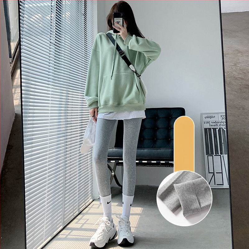 Naistele termilised fleece vooderga leggingud, paks materjal, polüester-spandeksi segu, 9/10 pikkus, kitsas lõige