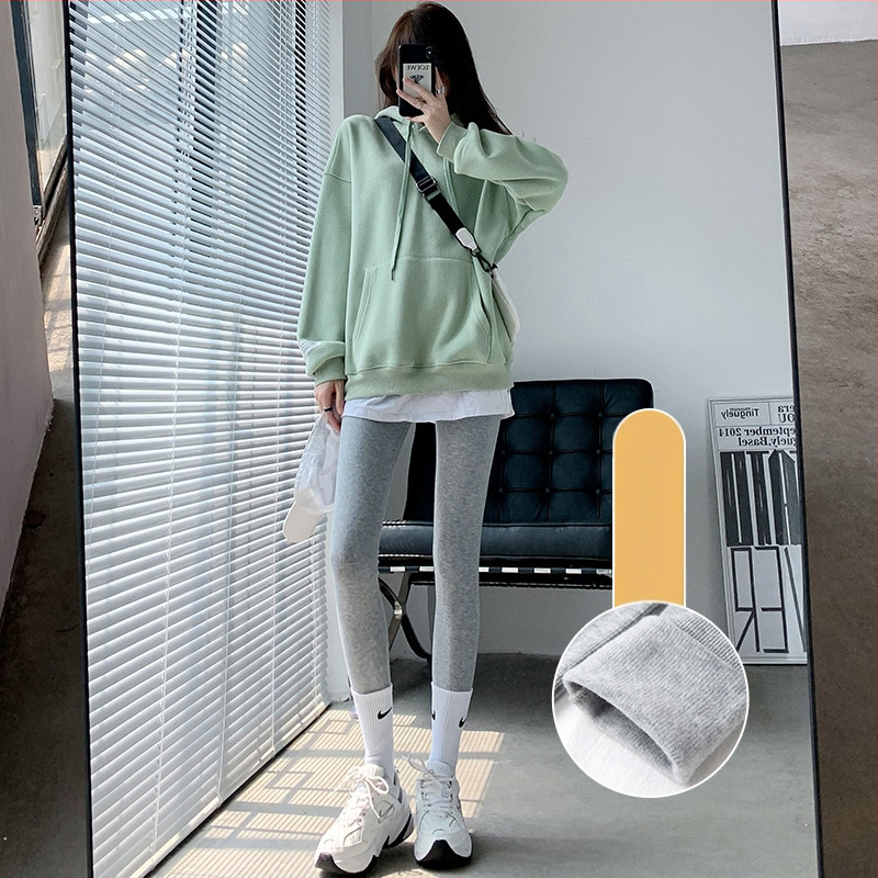 Naistele termilised fleece vooderga leggingud, paks materjal, polüester-spandeksi segu, 9/10 pikkus, kitsas lõige