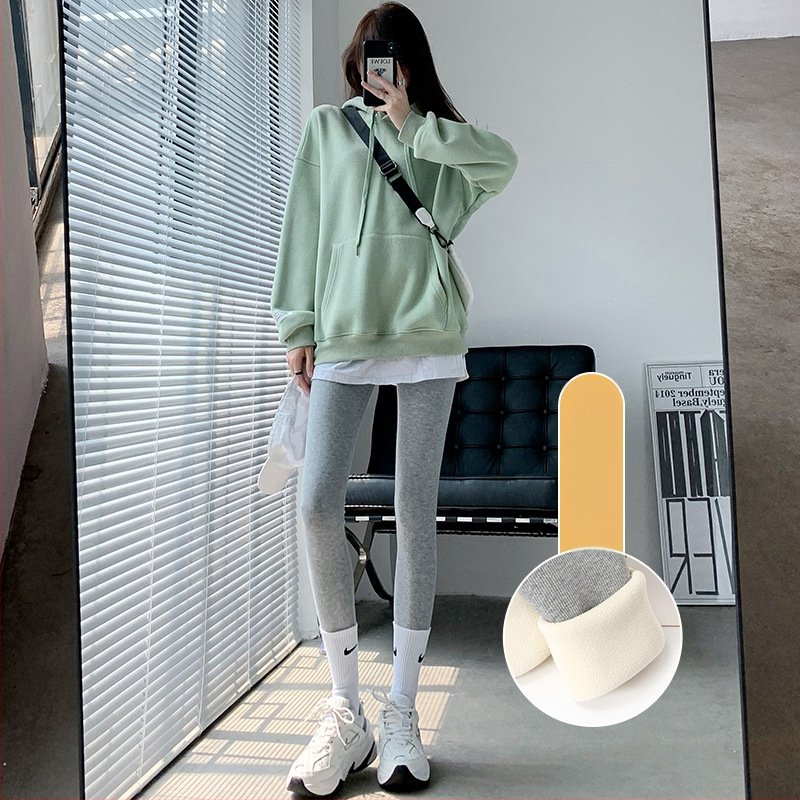 Naistele termilised fleece vooderga leggingud, paks materjal, polüester-spandeksi segu, 9/10 pikkus, kitsas lõige