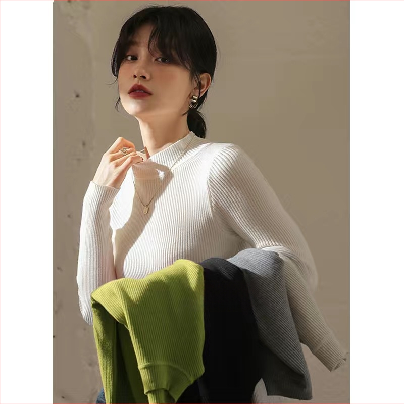 Naiste korea-stiilis must polükõrgusega kootud džemper, ühevärviline, pikad varrukad, kitsas lõige, kapuutsiga, pikkus 50–65 cm, sügis 2025