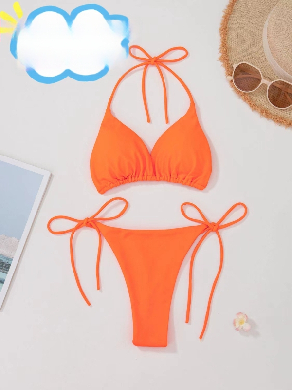 Moterų vienos spalvos bikinis, be petnešėlių, briefs stiliaus, poliesterio audinys, sudėtis 82% poliesteris, 18% elastanas, su krūties pagalvėlėmis