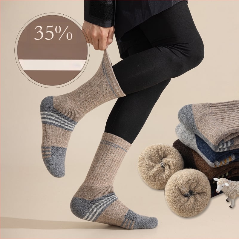 Vyrinės Merino vilnos slidinėjimo kojinės – aukštas tunelis, be siūlių konstrukcija, greitai džiūsta, prieš slydimą, prieš trintį, 30–50% Merino vilna, 96 adatų mezginys, žiemai ir rudeniui