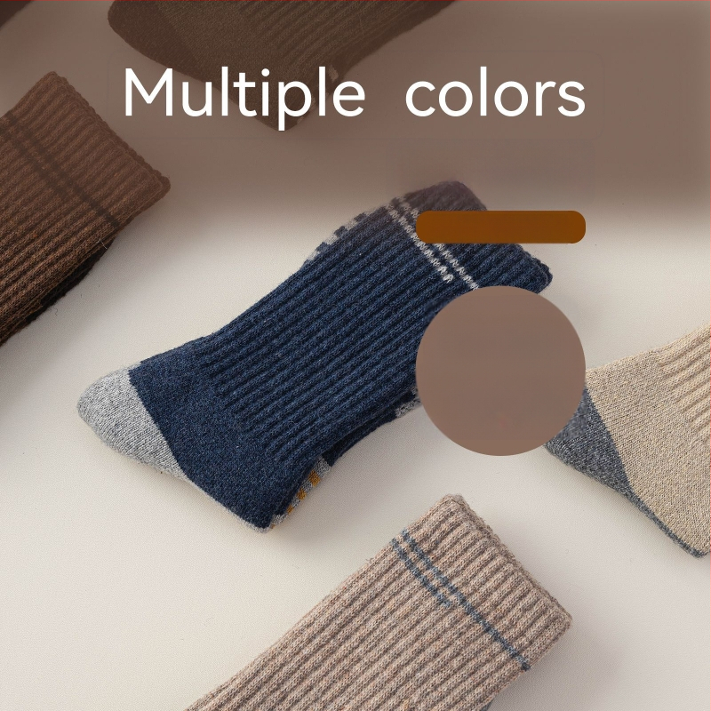 Vyrinės Merino vilnos slidinėjimo kojinės – aukštas tunelis, be siūlių konstrukcija, greitai džiūsta, prieš slydimą, prieš trintį, 30–50% Merino vilna, 96 adatų mezginys, žiemai ir rudeniui