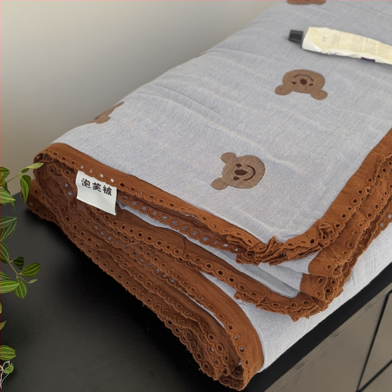 Πενταστρωμα γάζας πάπλωμα με δαντέλα - 100% βαμβάκι; βαφή αντίδρασης; βάρος 1.1–1.5 kg; Άνοιξη & Φθινόπωρο; μοτίβο φυτών και λουλουδιών