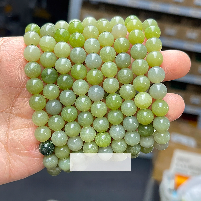 Гривна от нефрит, полирана, женска, геометричен дизайн, пролет 2023