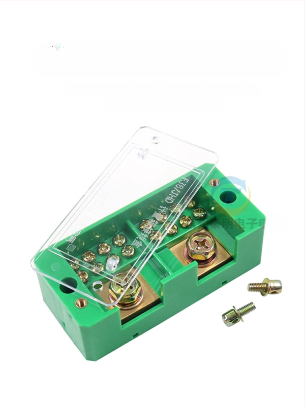 Elektrisko shēmu sadales kaste, 2 ievadi, 4–16 izejas, 8 savienotāji, termināļu bloks