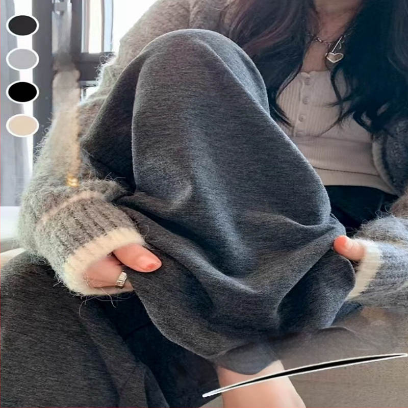 Casualinės kelnės su katės spaudu, poliesterio ir elastano mišinys, vidurio juosmuo, tiesus kirpimas, ruduo–žiema 2025