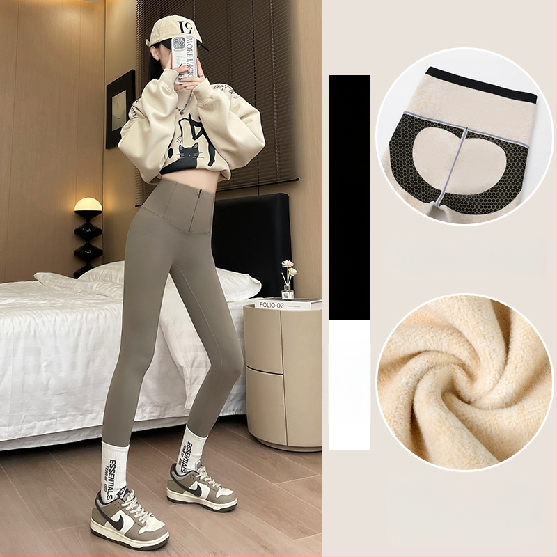 Joga hlače od najlona i spandeksa, visokog struka, devetbodna duljina, jednobojne, uski kroj