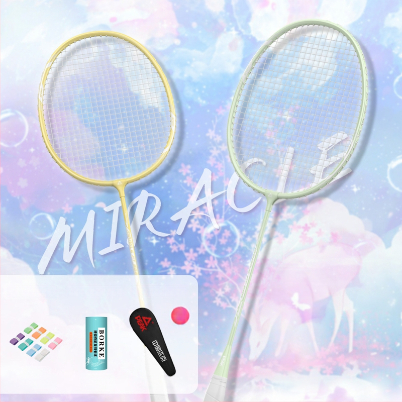 Badmintono raketė su anglies pluošto rėmu, ultralengva, 95–100 g, rankenos storis G5, nailoniniai siūlai, tiesus smūgis, treniruotei