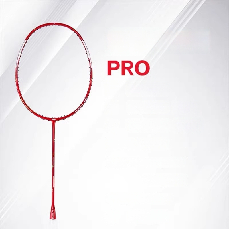 Li-Ning Badmintono raketė – anglies pluošto rėmas, svoris 80–84 g, rankenos storis G5, raketės tipas: tiesus, tinkama pradedantiesiems ir vidutiniams, badmintonui ir stalo tenisui