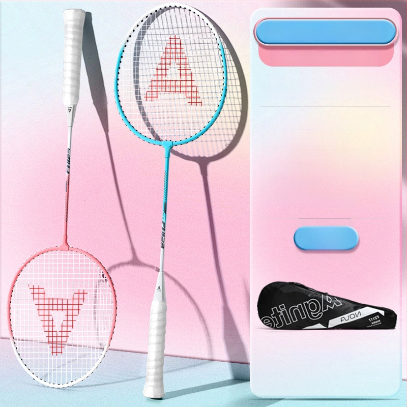 Badmintono raketė Effective — svoris 95–100 g, rėmo medžiaga geležies lydinys, rankenos storis G5, raketės tipas: tiesus smūgis, stiebo kietumas: vidutinis.