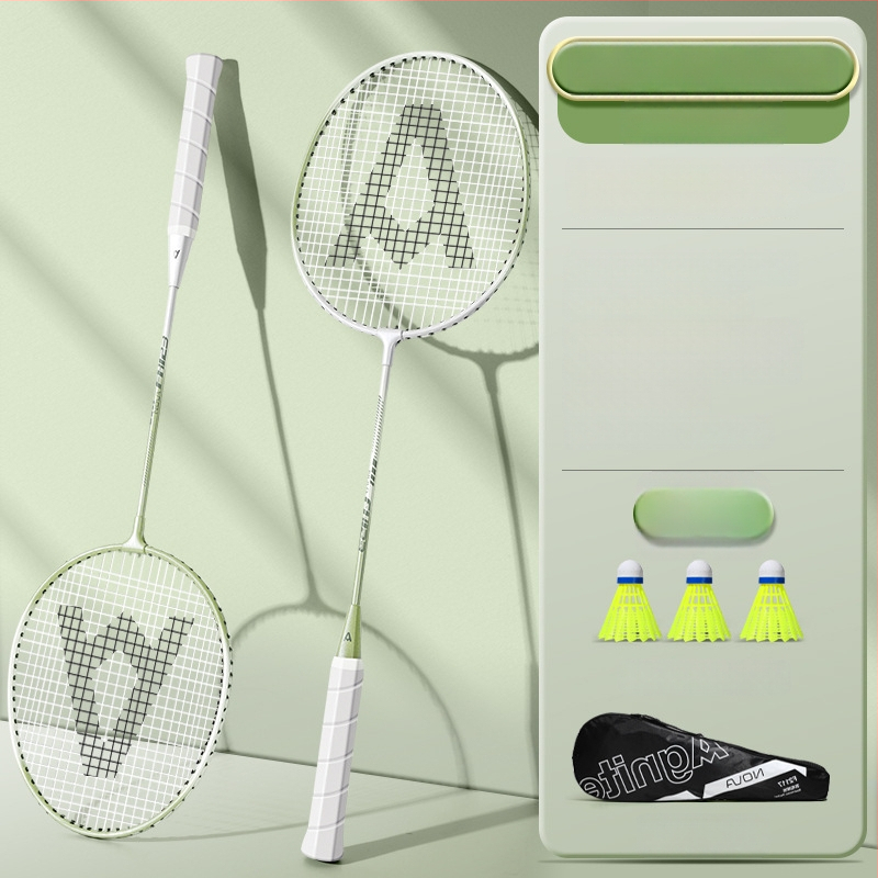 Badmintono raketė Effective — svoris 95–100 g, rėmo medžiaga geležies lydinys, rankenos storis G5, raketės tipas: tiesus smūgis, stiebo kietumas: vidutinis.