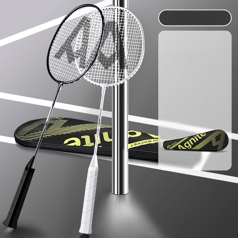 Badmintono raketė Effective — svoris 95–100 g, rėmo medžiaga geležies lydinys, rankenos storis G5, raketės tipas: tiesus smūgis, stiebo kietumas: vidutinis.