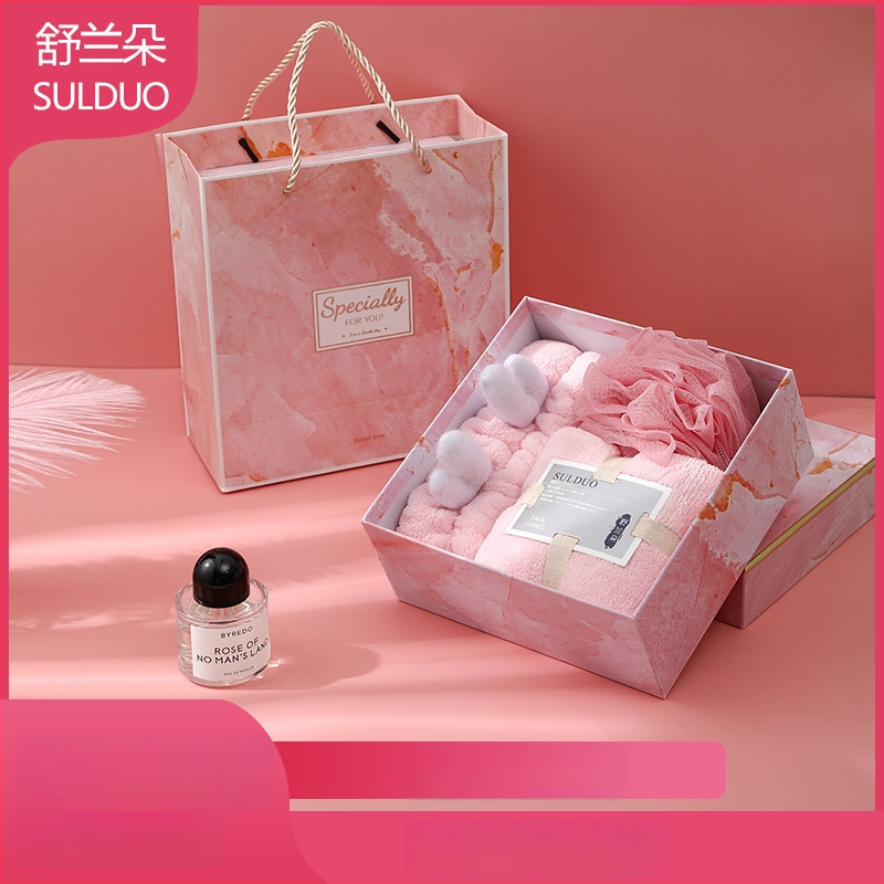 Trijų rankšluosčių dovanų rinkinys koralo veliūro dėžutėje, poliesteris 84,5% ir nailonas, prekinis ženklas Shulan duo, pritaikymas įmanomas