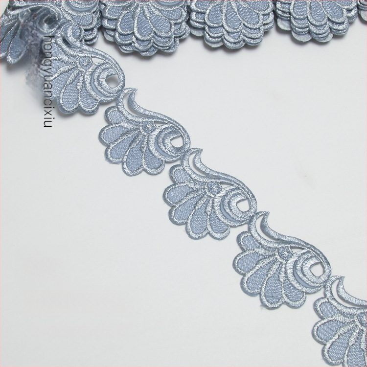 Бродирана дантела за костюми – прежда за бродиране, модел на древни костюми, подходяща за шапки, дрехи и домашен декор