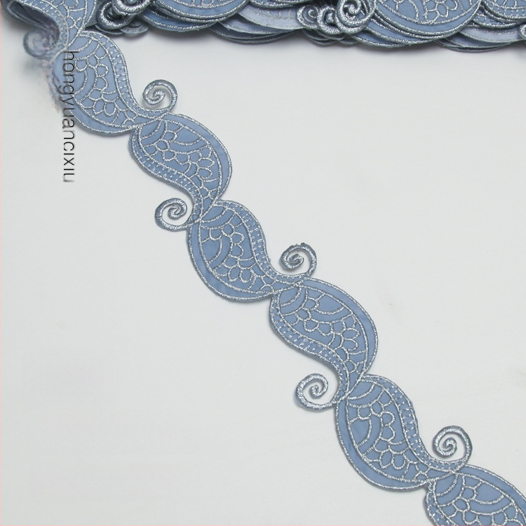 Бродирана дантела за костюми – прежда за бродиране, модел на древни костюми, подходяща за шапки, дрехи и домашен декор