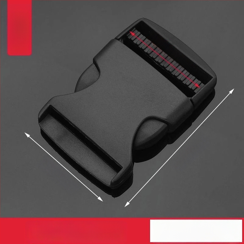 Bieza plastmasas sprādze mugursomām un somām — regulējama, pilsētas stila, bagāžas piederums (Zīmols: Friendly, Materiāls: Plastmasa, Izlaidums: 2025. gada pavasaris)