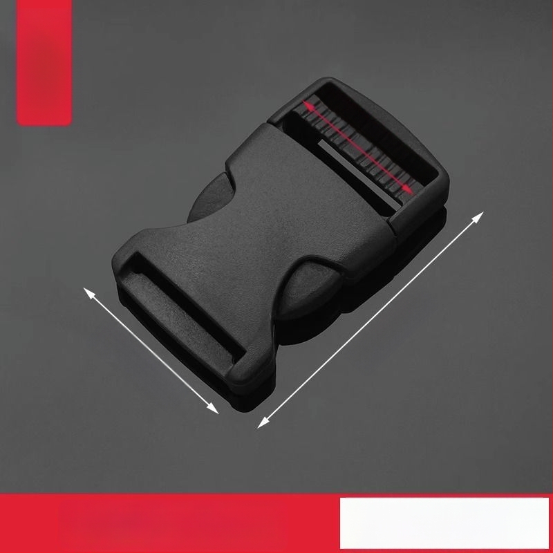 Bieza plastmasas sprādze mugursomām un somām — regulējama, pilsētas stila, bagāžas piederums (Zīmols: Friendly, Materiāls: Plastmasa, Izlaidums: 2025. gada pavasaris)