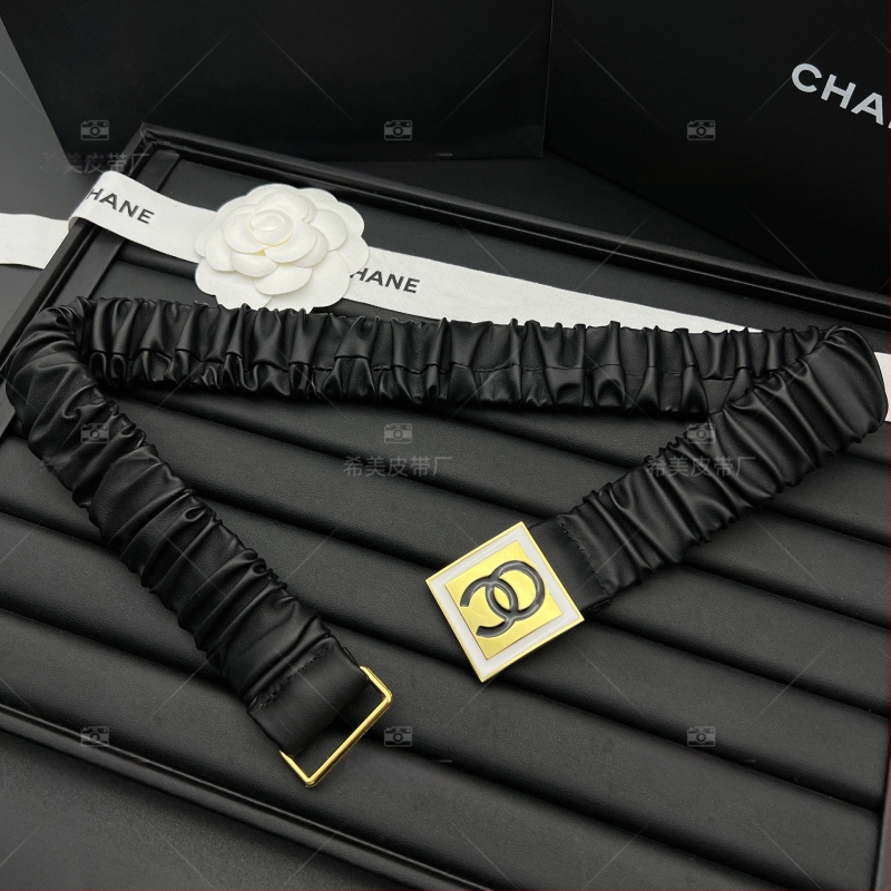 Női elasztikus öv kristályos csattal, ötvözetből készült, műbőr, gombos záródás, elektroplattolt felület, üzleti elegáns, sokoldalú stílus