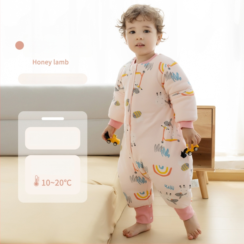 1–3 éves gyermekek számára hálózsák, vastag pamut anyag 95%+, belső rész pamut 95%+, töltet poliészter, levehető ujjak, rajzfilm mintázat, téli, tavaszi és őszi időszakra