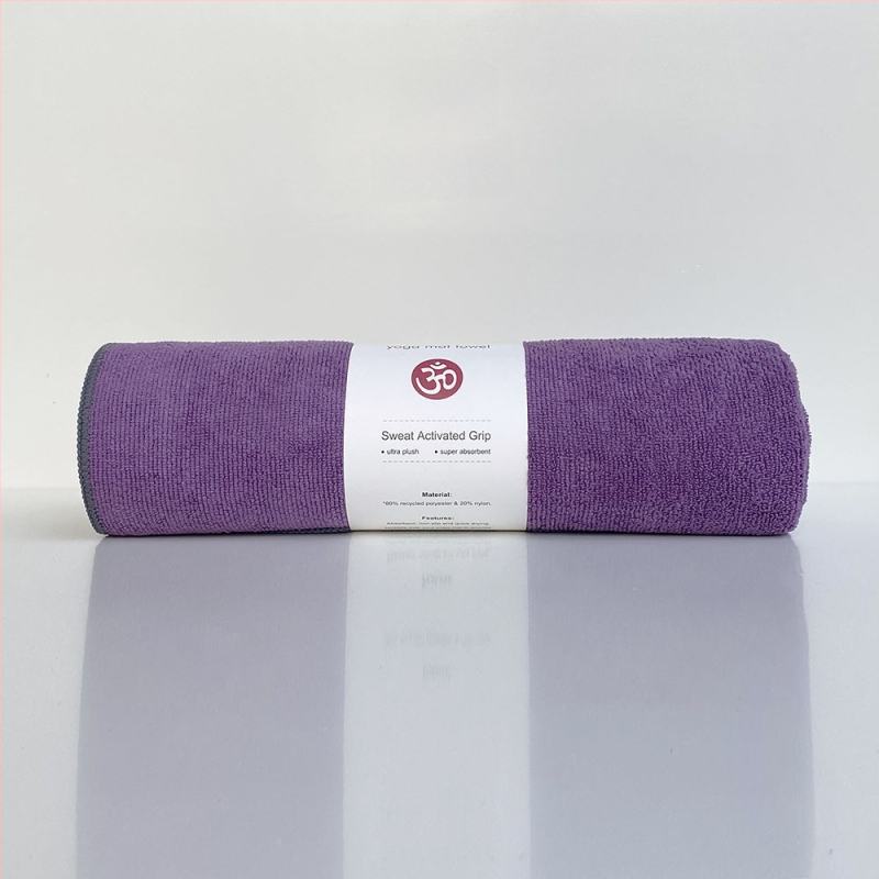 Joga kilimėlio rankšluostis – neslidus, sugeria prakaitą, greitai džiūsta, galima skalbti mašinoje