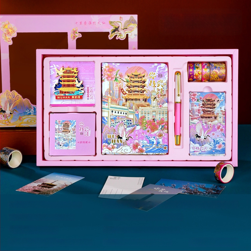 City Notes Napló Készlet – Utazási Látnivalók téma, Papír Napló, Kirakós Szalag és Matricák, Aláírás Toll, Modern Művészeti Ajándékcsomag