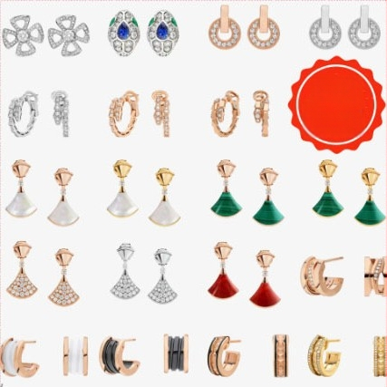 Auskarai: gyvatės formos deimantų motyvas, 18K auksu dengtas keraminis lankas, malachito akcentas, 2024 metų žiema, japonų–korėjų stilius