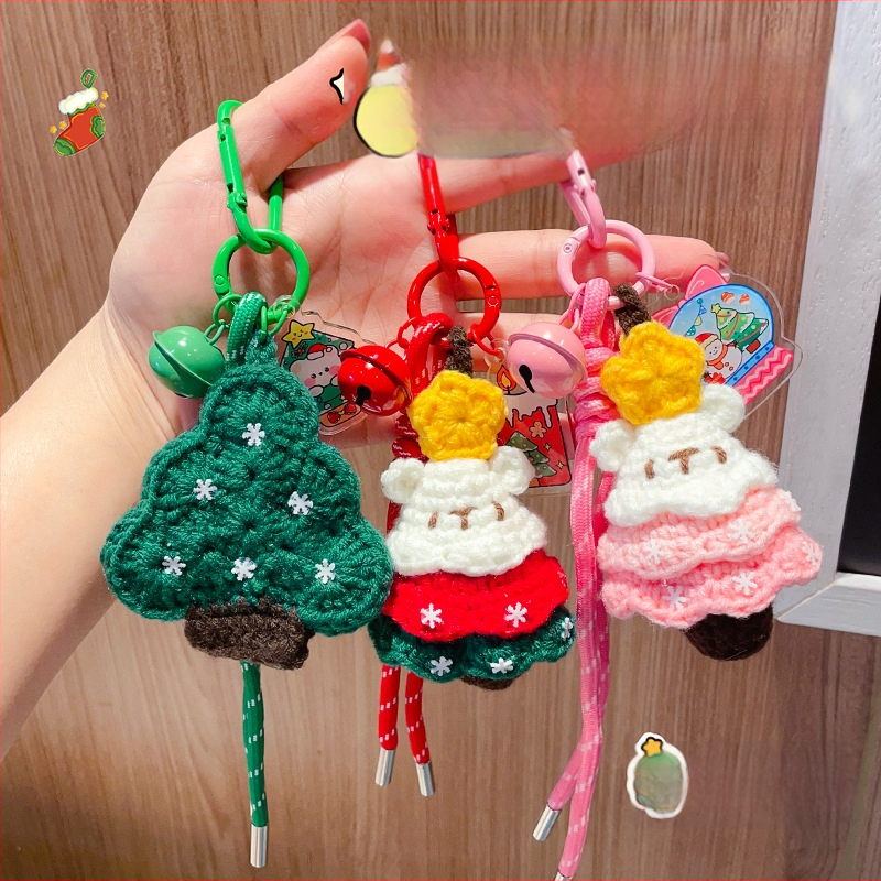 Villane heegeldatud jõulukuuse võtmehoidja – pehme karikatuurstiilis aksessuaar jõuludeks