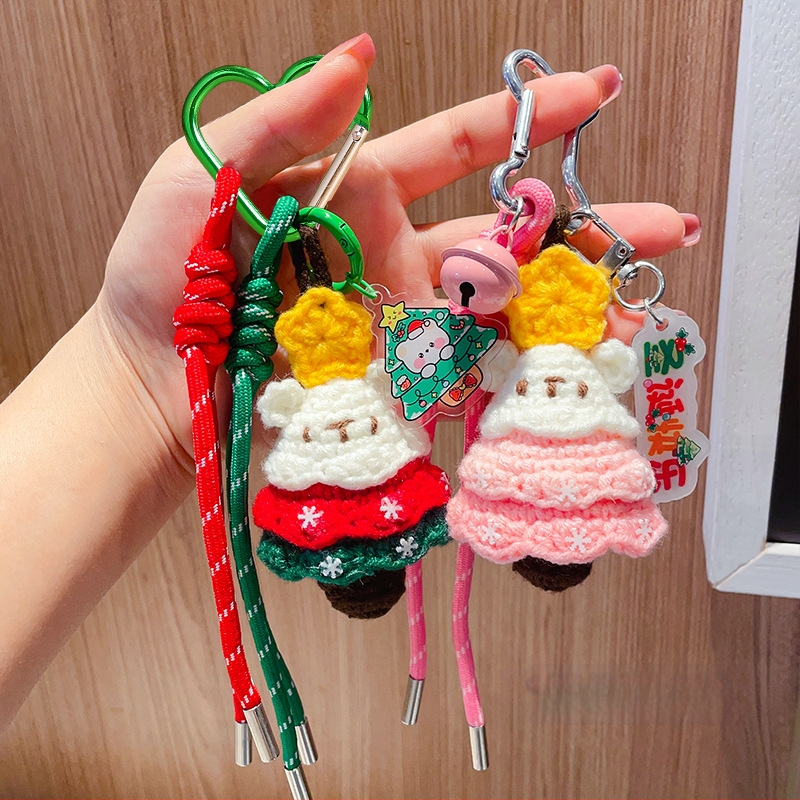 Villane heegeldatud jõulukuuse võtmehoidja – pehme karikatuurstiilis aksessuaar jõuludeks