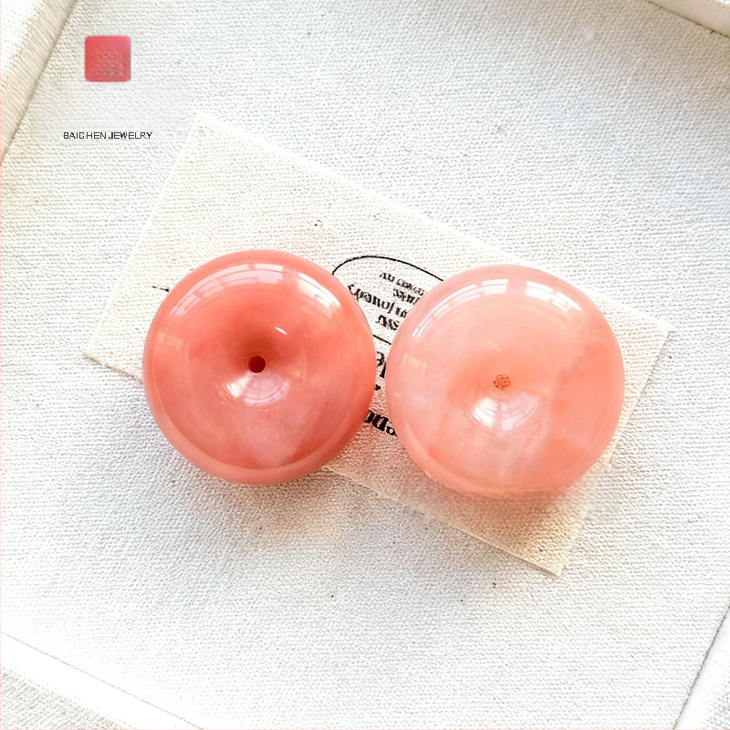 Dabas jads kulons, ģeometriska forma, slīpēts un polēts