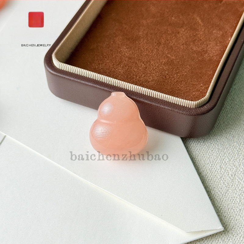 Dabas jads kulons, ģeometriska forma, slīpēts un polēts