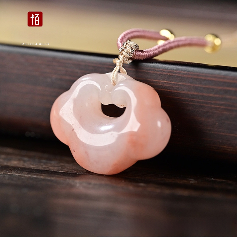 Dabas jads kulons, ģeometriska forma, slīpēts un polēts