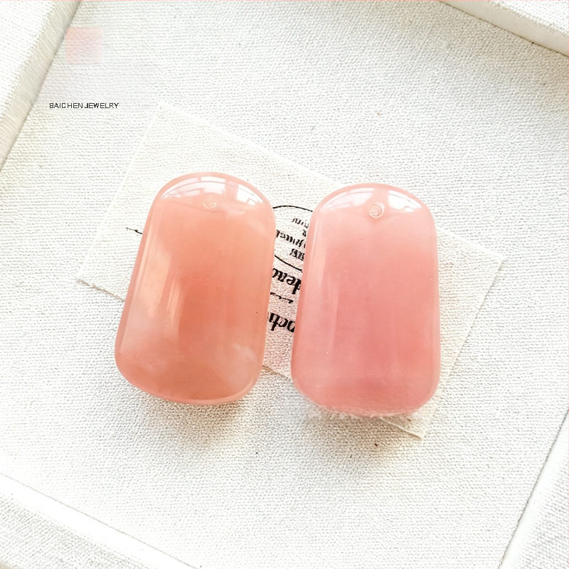 Dabas jads kulons, ģeometriska forma, slīpēts un polēts