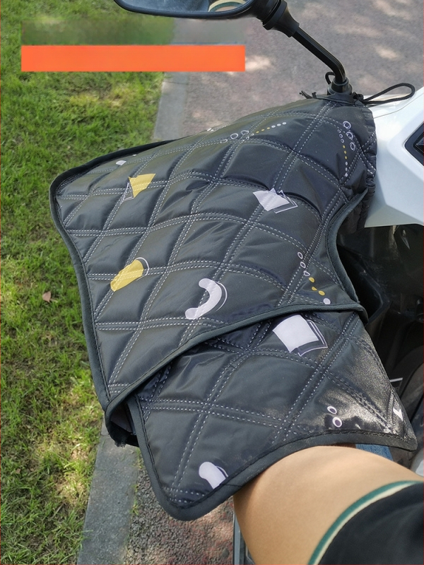 Lielas elektriskā motocikla saules aizsardzības cimdi ar vēja un ūdens izturību pavasarim un rudenim — Zīmols Unique; Materiāls: Cits; Importēts: Nē; Lietošana: Velosipēdu cimdi